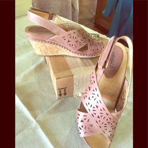 Earth wedge sandals New